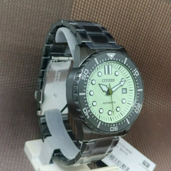 NEW Citizen Green Analog Black Date Automatic Men's Watch - Picture 2 of 6